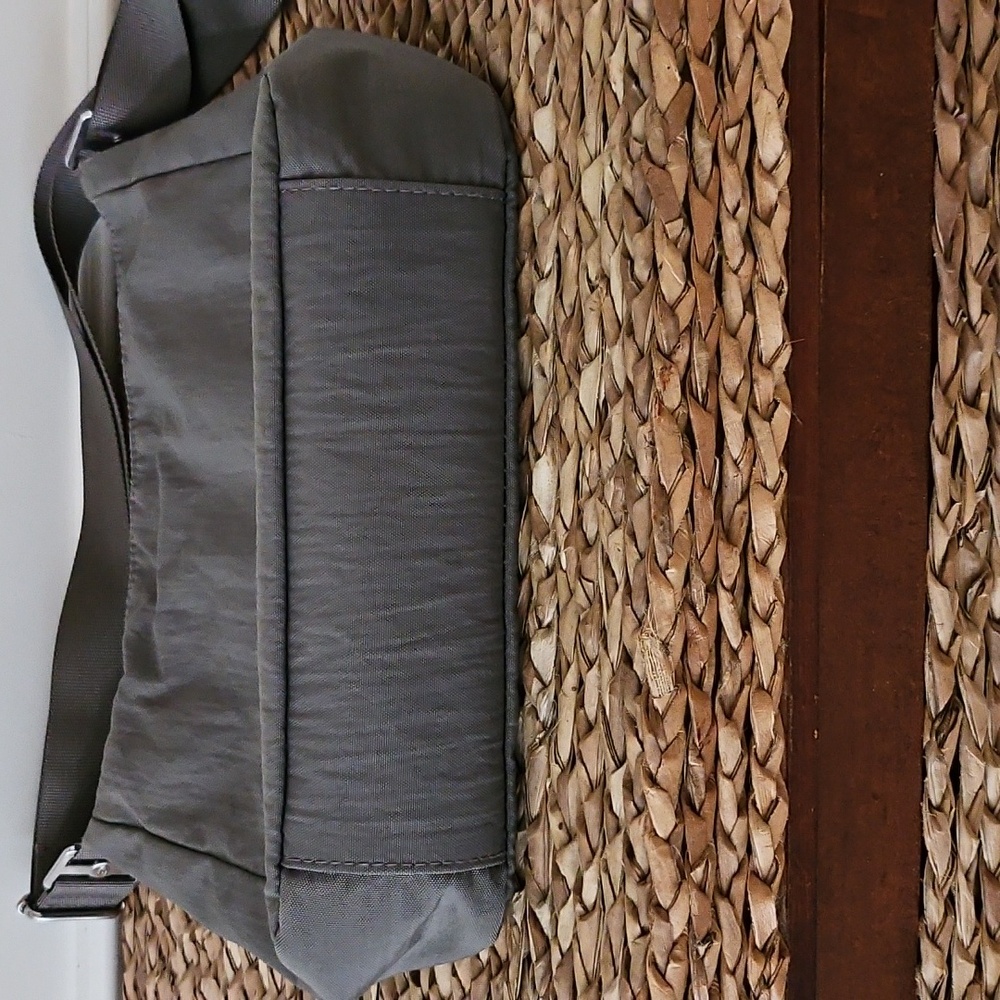 🎉HP🎉 Baggallini Charcoal Crossbody Bag - Picture 4 of 7